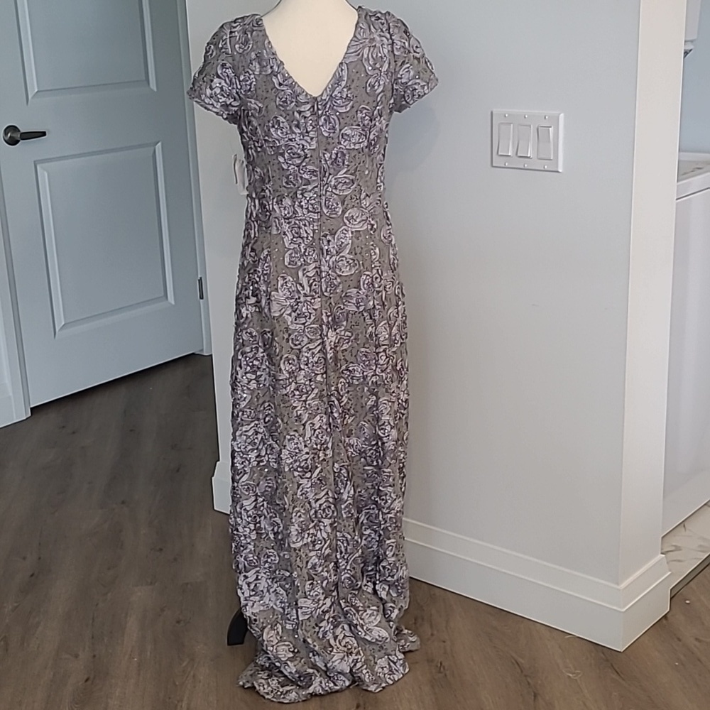 Alex Evening Size 6 Grey Sequined, Flowery Formal, Full Length Dress - Picture 2 of 6